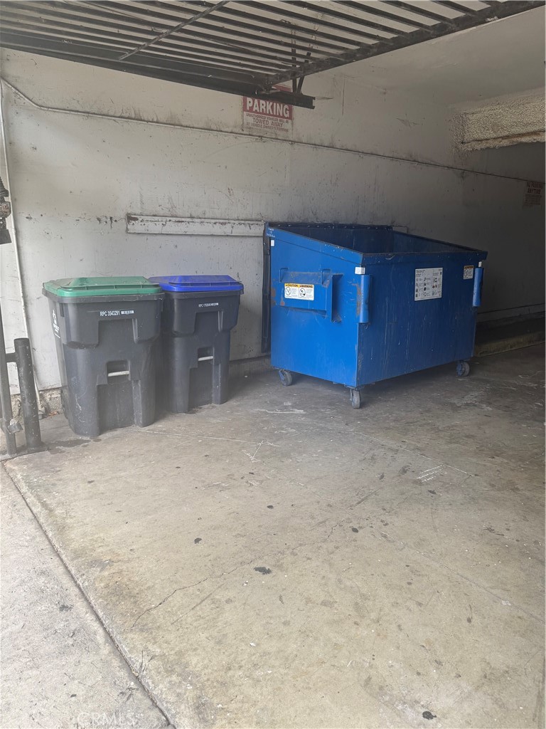 https://media.crmls.org/medias/cf0e2522-dcdb-4951-b6c2-9f859532c2e6.jpg?preset=X-Large