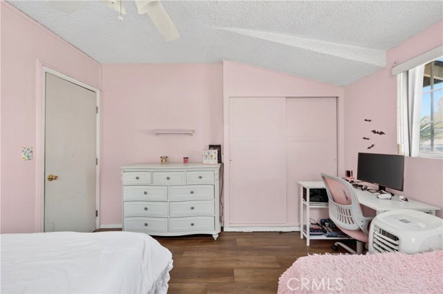 15937 Manzanita, Fontana CA: https://media.crmls.org/medias/cf0e26f2-b85a-4907-b587-6bdc5cf0b82f.jpg