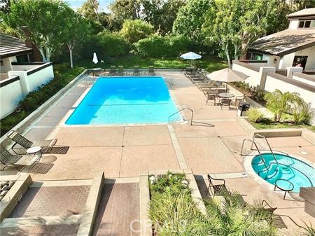 270 Old Ranch Road, Seal Beach CA: https://media.crmls.org/medias/cf0e402d-da55-4b43-a52a-4ecbfe809d5c.jpg