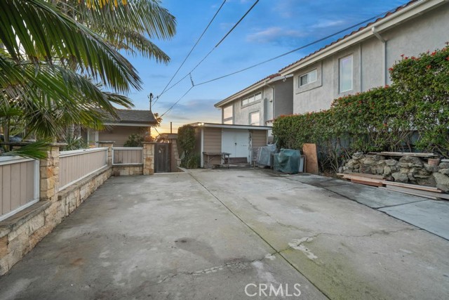 960 Neptune Avenue, Encinitas CA: https://media.crmls.org/medias/cf0e67f8-846a-45b8-ac32-e0ee0b06b4bb.jpg