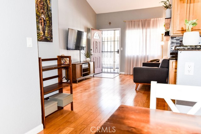 Detail Gallery Image 4 of 19 For 1070 Temple Ave, Long Beach,  CA 90804 - 1 Beds | 1 Baths