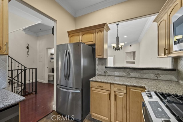 7142 Ethel Avenue, North Hollywood CA: https://media.crmls.org/medias/cf0f5878-2051-4407-a984-67a30e61c0fb.jpg