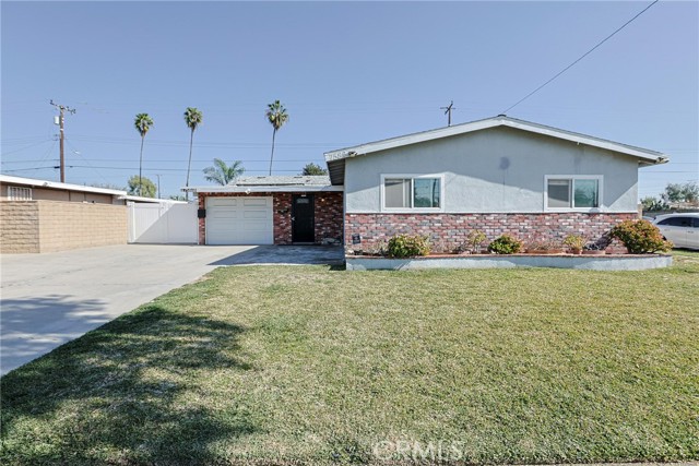 Detail Gallery Image 4 of 43 For 7586 El Prado, Buena Park,  CA 90620 - 5 Beds | 3 Baths