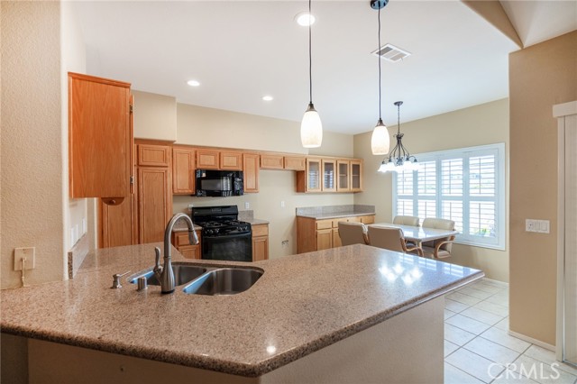 819 Camino De Plata, San Jacinto CA: https://media.crmls.org/medias/cf103157-78e4-4f92-9564-e81f4390d863.jpg