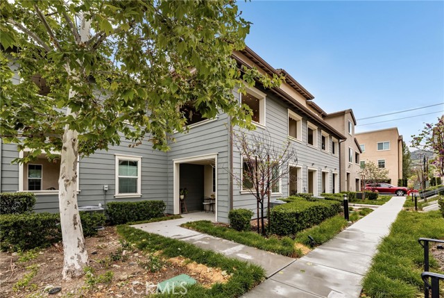 Detail Gallery Image 3 of 45 For 1052 Newberry Ln, Claremont,  CA 91711 - 3 Beds | 2/1 Baths