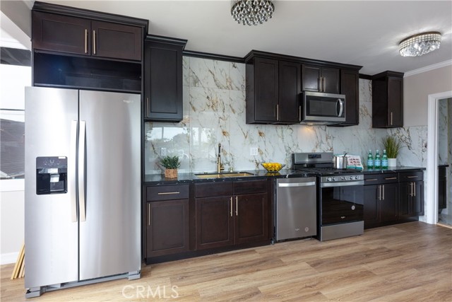 Detail Gallery Image 68 of 75 For 3841 Pacific Ave, Long Beach,  CA 90807 - 5 Beds | 5 Baths