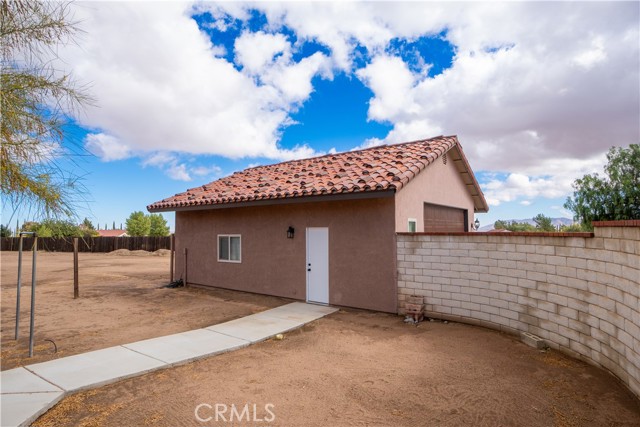 Detail Gallery Image 51 of 75 For 14064 Tioga, Oak Hills,  CA 92344 - 5 Beds | 2/1 Baths