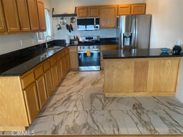 4940 La Calandria Way, Los Angeles CA: https://media.crmls.org/medias/cf11a3e7-d5c3-476d-b3c8-659fa23d6fde.jpg