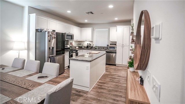 7600 Channel View Street, Chino CA: https://media.crmls.org/medias/cf13cc59-3bb5-43c7-bf25-2035fc96d74e.jpg