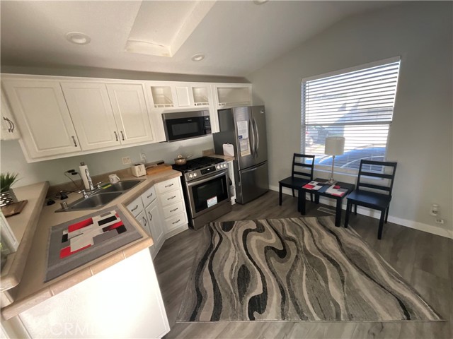 Detail Gallery Image 7 of 13 For 2060 Newport Blvd, Costa Mesa,  CA 92627 - 1 Beds | 1 Baths