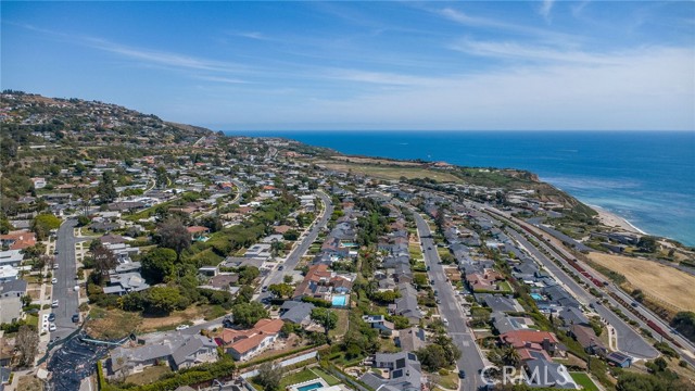 4335 Admirable, Rancho Palos Verdes, California 90275, 4 Bedrooms Bedrooms, ,1 BathroomBathrooms,Residential,For Sale,Admirable,PV26089270