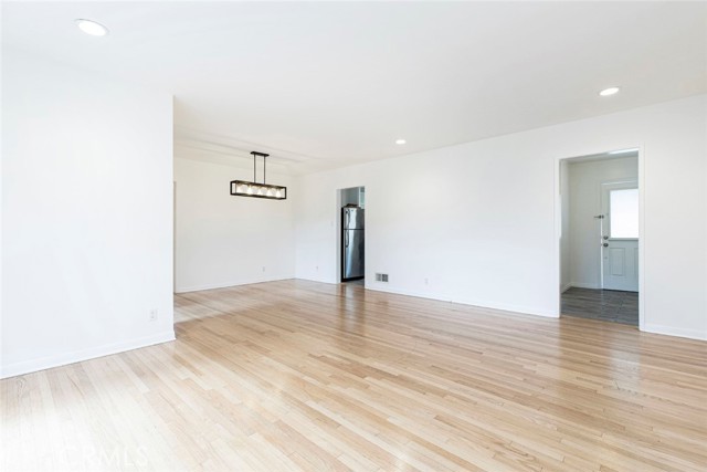 Detail Gallery Image 7 of 32 For 939 N Glendale Ave #3,  Glendale,  CA 91206 - 2 Beds | 2 Baths