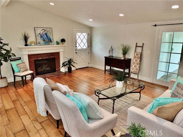 2285 Avalon, Costa Mesa CA: https://media.crmls.org/medias/cf1514d8-6f6a-4860-adb3-2f3d22d21ddc.jpg