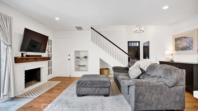 32956 Calle Del Tesoro, San Juan Capistrano CA: https://media.crmls.org/medias/cf16eb85-fc36-4155-bc0c-a365948174a7.jpg