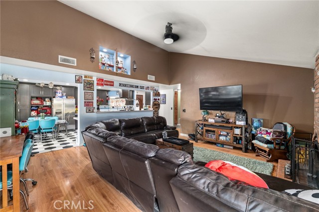 Detail Gallery Image 6 of 21 For 9438 Lomita, Rancho Cucamonga,  CA 91701 - 3 Beds | 2 Baths