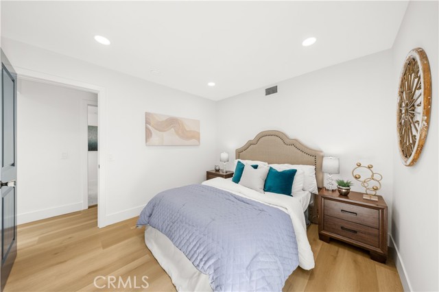 25011 Mammoth Circle, Lake Forest CA: https://media.crmls.org/medias/cf176ebb-9705-46be-ba72-236027a1bd0d.jpg