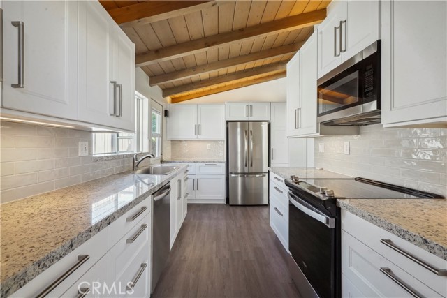 Detail Gallery Image 17 of 45 For 16433 Kingsbury St, Granada Hills,  CA 91344 - 4 Beds | 2 Baths