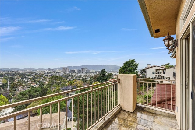 Detail Gallery Image 11 of 43 For 876 Harrington, Glendale,  CA 91207 - 4 Beds | 4 Baths