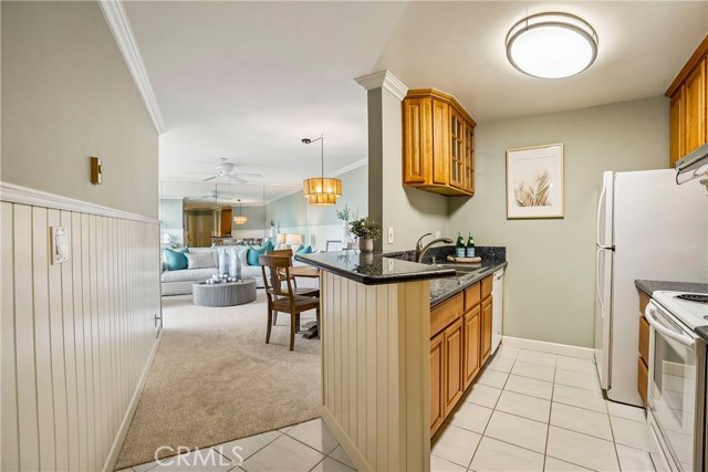 650 The Village, 212 photo 18