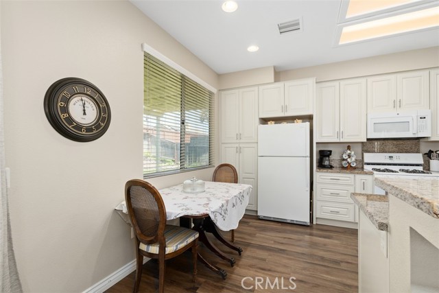 Detail Gallery Image 17 of 34 For 41167 Lorient Ct, Murrieta,  CA 92562 - 3 Beds | 2 Baths