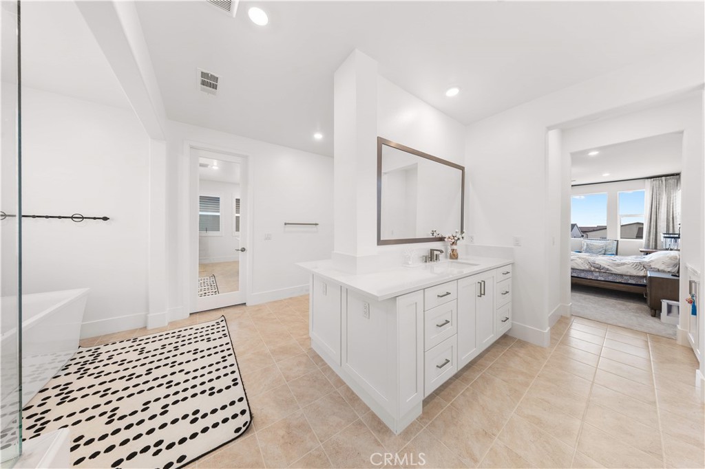 MLS #OC26106995 image #32