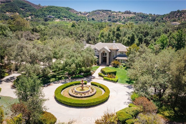 45200 Oak Manor Ct, Temecula CA: https://media.crmls.org/medias/cf1b3839-4e28-4ec1-adc5-db2aedfdd366.jpg