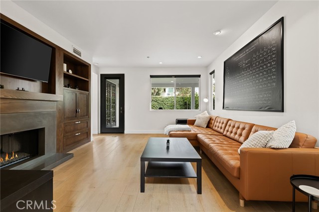 134 Monte Vista Avenue, Costa Mesa CA: https://media.crmls.org/medias/cf1b9401-8360-4393-b1db-d27084b4dec9.jpg