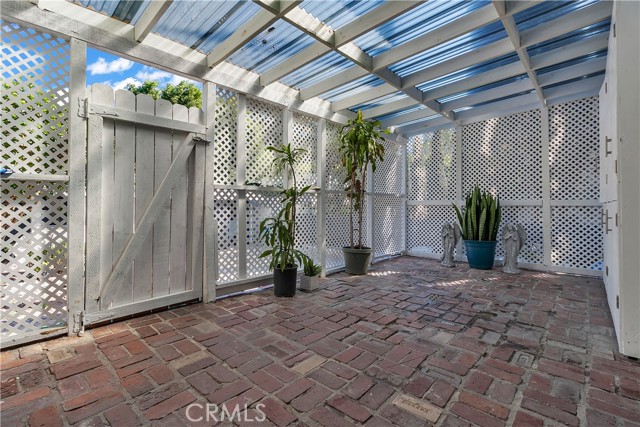 Detail Gallery Image 23 of 60 For 1434 N Genesee Ave, Los Angeles,  CA 90046 - 5 Beds | 2 Baths
