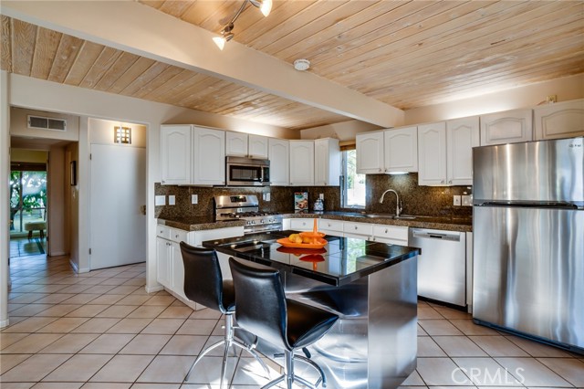 Detail Gallery Image 14 of 69 For 576 E Desert Holly Cir, Palm Springs,  CA 92262 - 3 Beds | 2 Baths