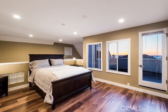 Upper level master bedroom with ocean views