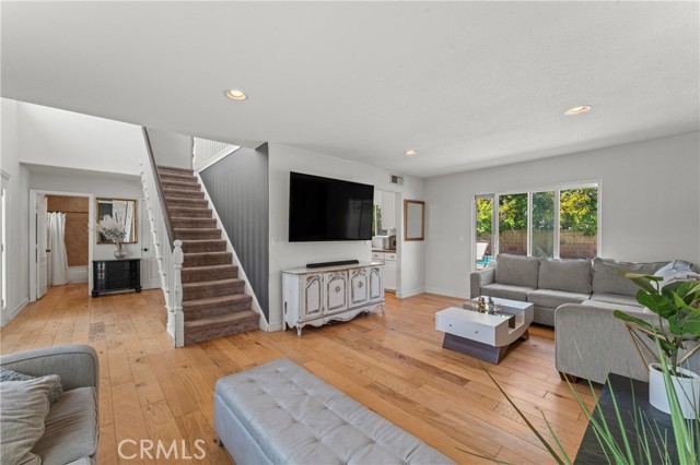 1391 Lowery Street, Simi Valley CA: https://media.crmls.org/medias/cf1ded42-dec0-4986-9cf6-59e19ec1beac.jpg