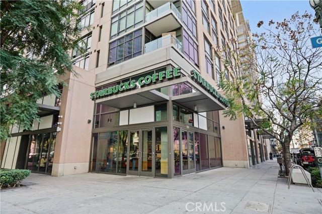 1111 S Grand Avenue, Los Angeles CA: https://media.crmls.org/medias/cf1def3b-e607-4913-9740-d7978eb30fd4.jpg