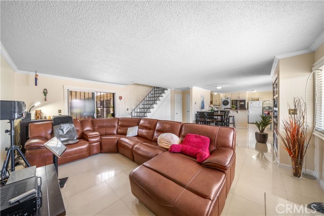 Detail Gallery Image 11 of 34 For 6021 Gage Ave #1,  Bell Gardens,  CA 90201 - 3 Beds | 2 Baths