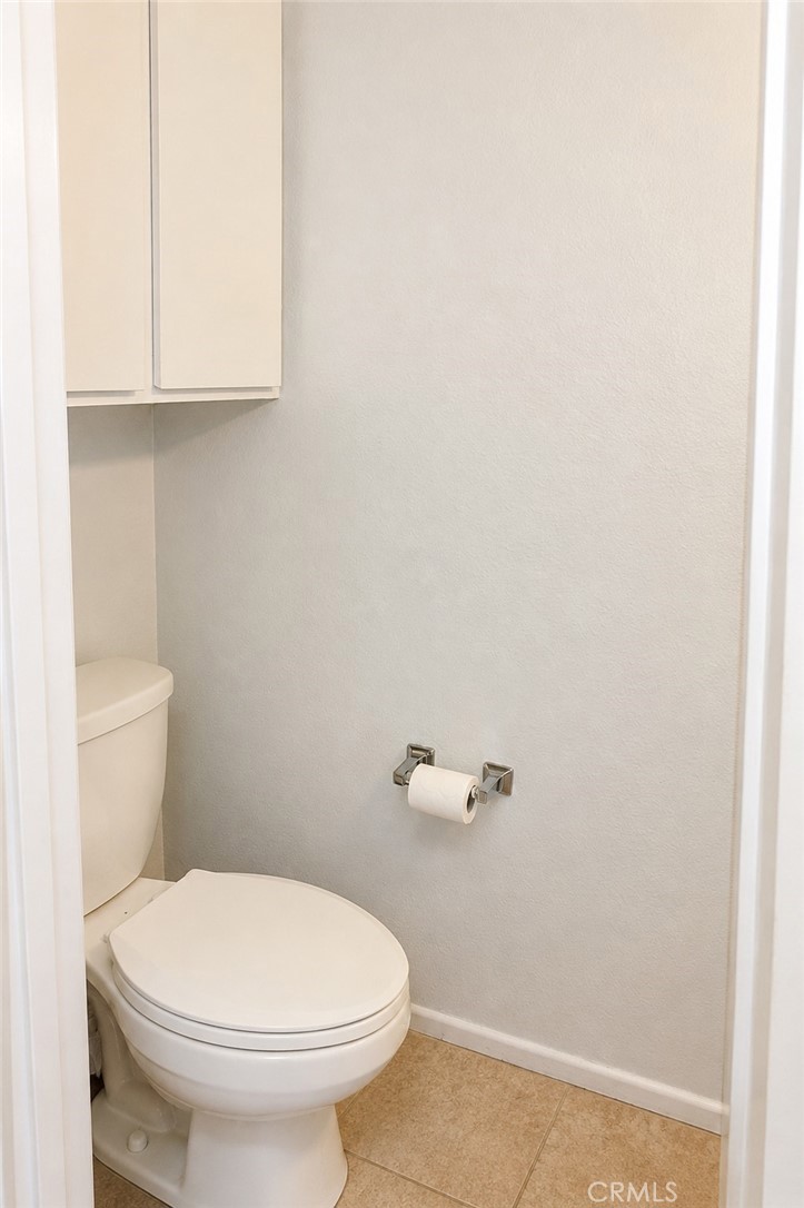 https://media.crmls.org/medias/cf1e8131-15f0-41e7-a913-451622954a40.jpg?preset=X-Large