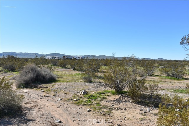 Detail Gallery Image 3 of 31 For 24 Frontier, Helendale,  CA 92342 - – Beds | – Baths