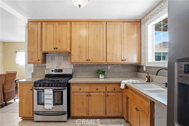 Detail Gallery Image 11 of 61 For 10281 Bouvais, Anaheim,  CA 92804 - 5 Beds | 2 Baths