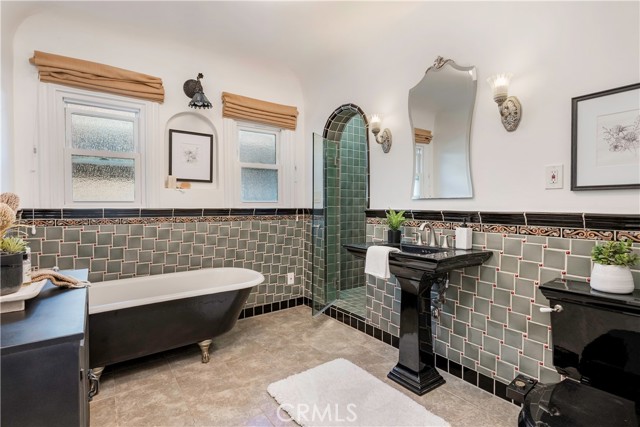 Detail Gallery Image 26 of 33 For 34 Ximeno Avenue, Long Beach,  CA 90803 - 4 Beds | 1/1 Baths