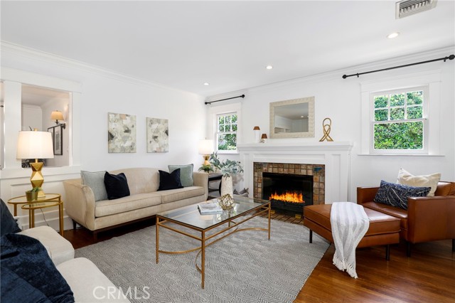 802 S Arroyo Boulevard, Pasadena CA: https://media.crmls.org/medias/cf21501b-36cf-4a6e-b786-ed3ed2beb259.jpg