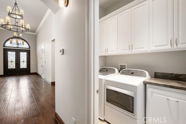 4976 Odessa Avenue, Encino CA: https://media.crmls.org/medias/cf220d8c-93de-4034-a736-83edd6e9e27b.jpg