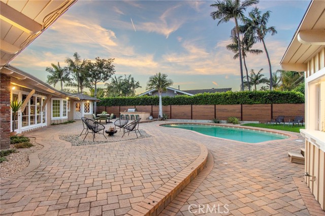 Detail Gallery Image 38 of 53 For 1430 La Perla Ave, Long Beach,  CA 90815 - 4 Beds | 3/1 Baths