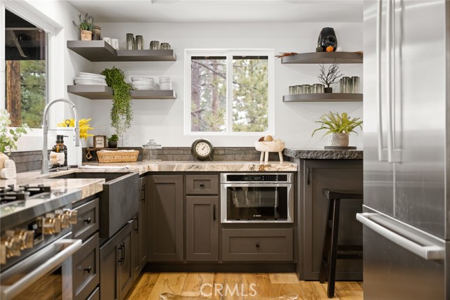 Detail Gallery Image 29 of 71 For 827 Penninsula, Big Bear Lake,  CA 92315 - 3 Beds | 2 Baths