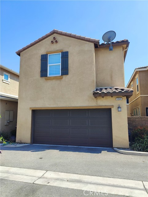 Detail Gallery Image 2 of 35 For 5944 Ginger Dr, Corona,  CA 92880 - 3 Beds | 2/1 Baths