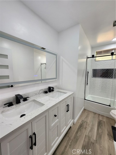 Detail Gallery Image 3 of 10 For 10535 La Canada, Sunland,  CA 91040 - 3 Beds | 2 Baths