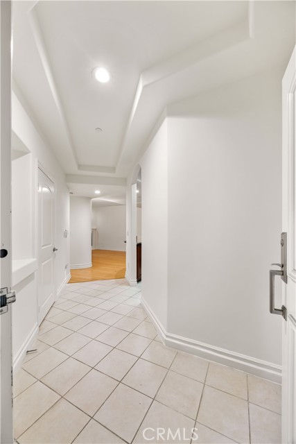 Detail Gallery Image 2 of 37 For 15206 Burbank Bld #104,  Sherman Oaks,  CA 91411 - 2 Beds | 2/1 Baths