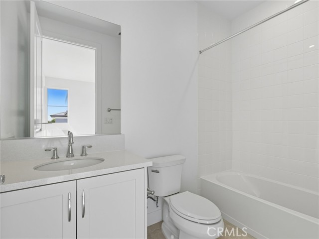 9539 N Andora Avenue, Chatsworth CA: https://media.crmls.org/medias/cf24a75b-a50c-4d90-b3a2-7c7c65010d41.jpg