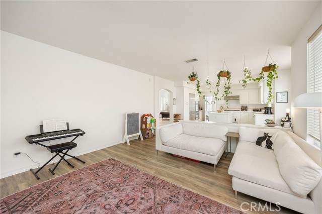 Detail Gallery Image 13 of 38 For 7211 Rockridge Ter, West Hills,  CA 91307 - 5 Beds | 4/1 Baths