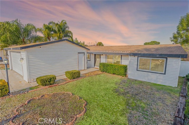 Detail Gallery Image 3 of 46 For 24486 Cornstalk, Wildomar,  CA 92595 - 3 Beds | 2 Baths