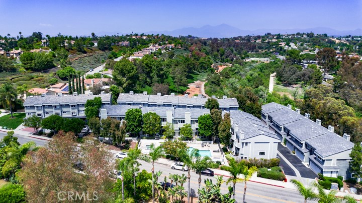 https://media.crmls.org/medias/cf277131-5add-4ff0-97b8-6cc5c9c9e39a.jpg?preset=X-Large