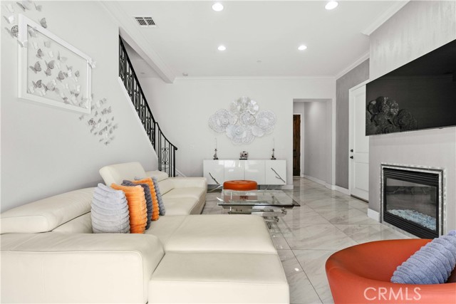 Detail Gallery Image 25 of 69 For 6920 Valmont #5,  Tujunga,  CA 91042 - 4 Beds | 3 Baths