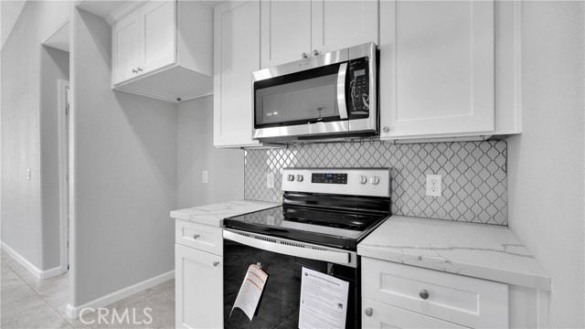 Detail Gallery Image 17 of 37 For 11181 5th Ave, Hesperia,  CA 92345 - 4 Beds | 2/1 Baths